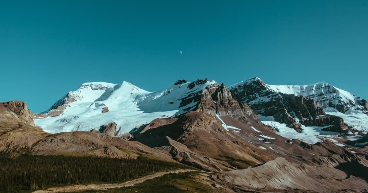 Cannabis at the Gates of Glacier and Yellowstone: Montana's National Park Gateway Guide
